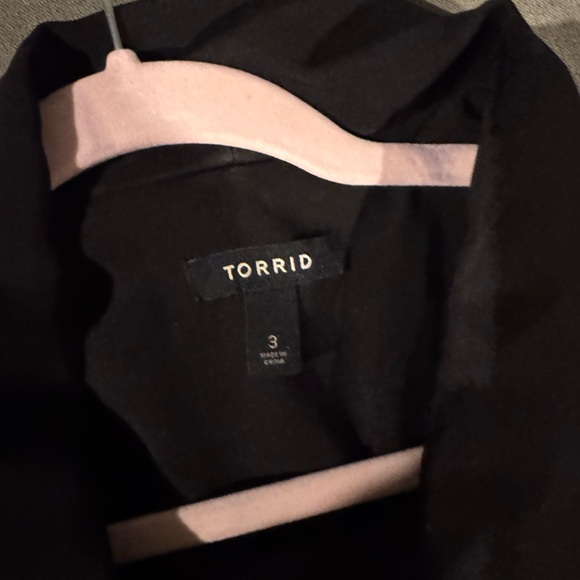 Black torrid blazer size 3. - Picture 2 of 2